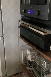 無印ユニットシェルフサイドクロスバー取り付け前の横揺れしている様子