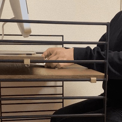 リセノユニットシェルフ(ワークデスク)キーボードやマウスを使わない時は棚の下にスッと収納